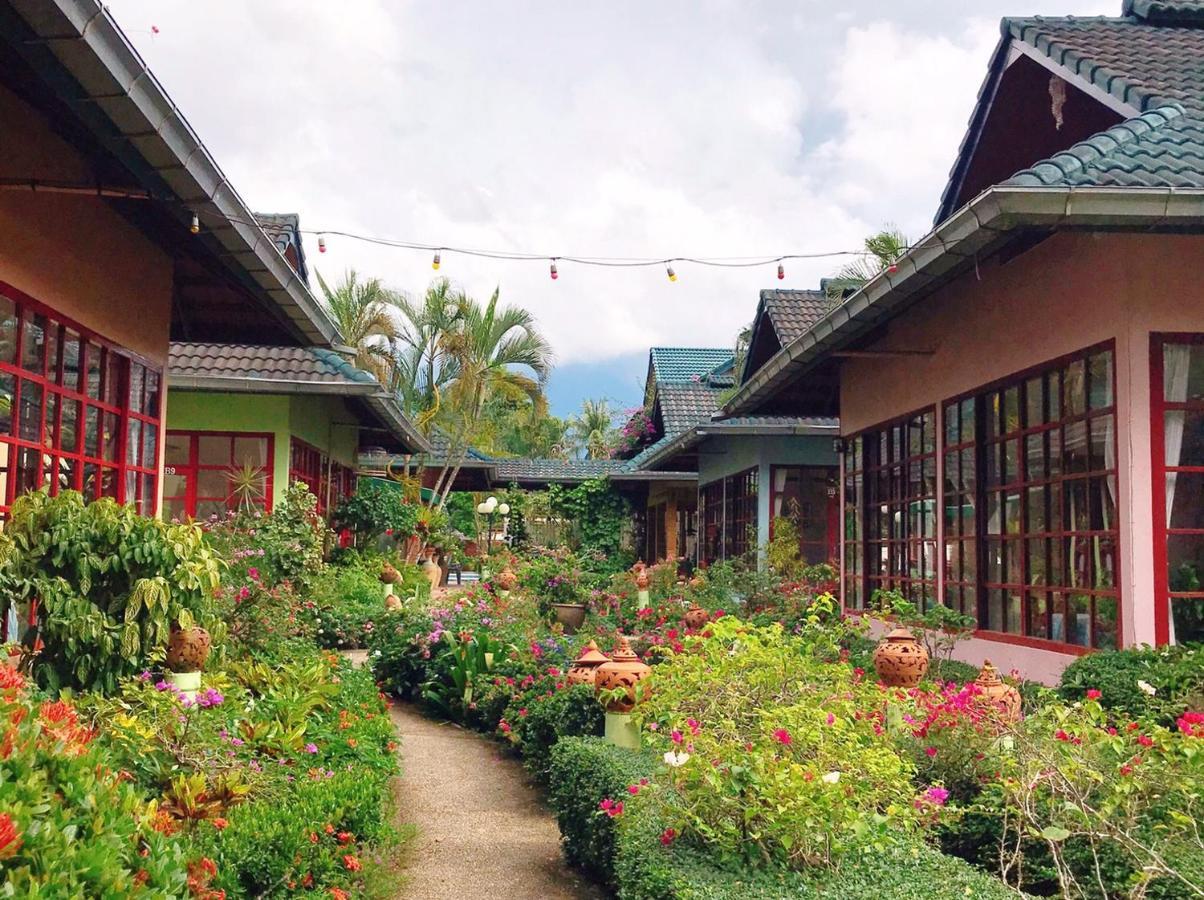 Ekman Garden Resort Sichon Ngoại thất bức ảnh