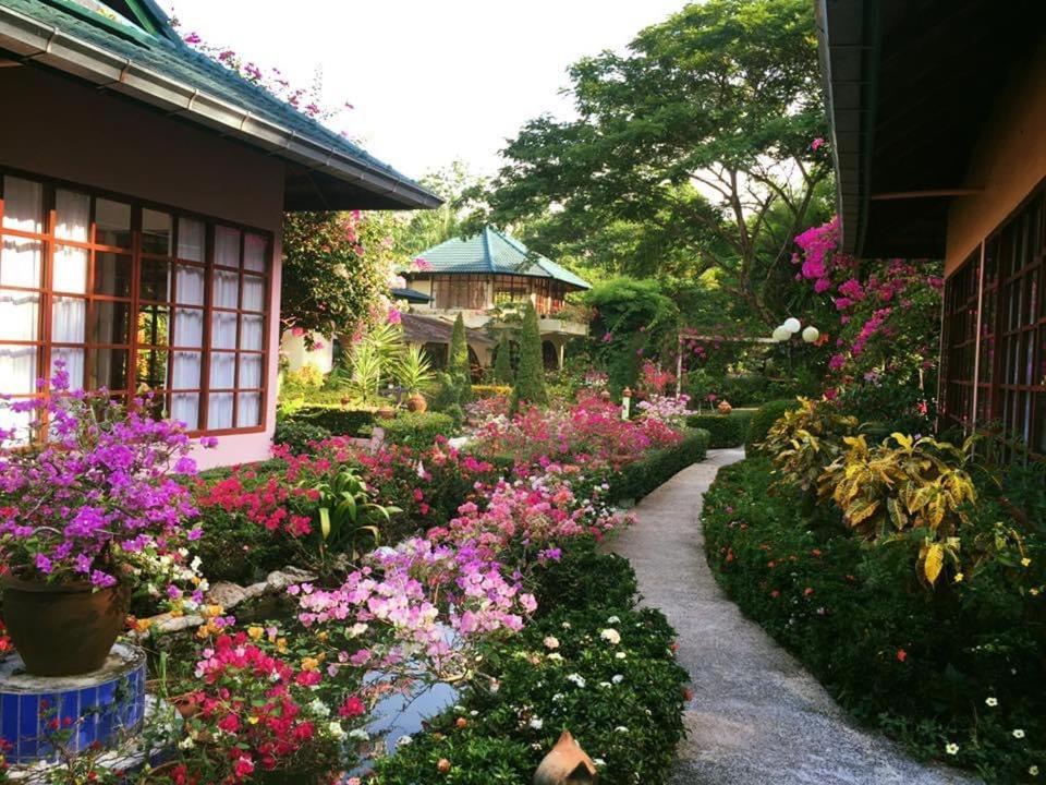 Ekman Garden Resort Sichon Ngoại thất bức ảnh